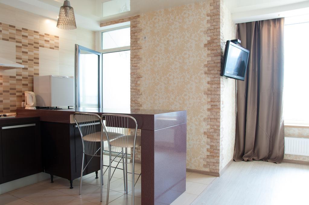 Apartment On Bogatyrskaya 6A Kyiv Exterior photo